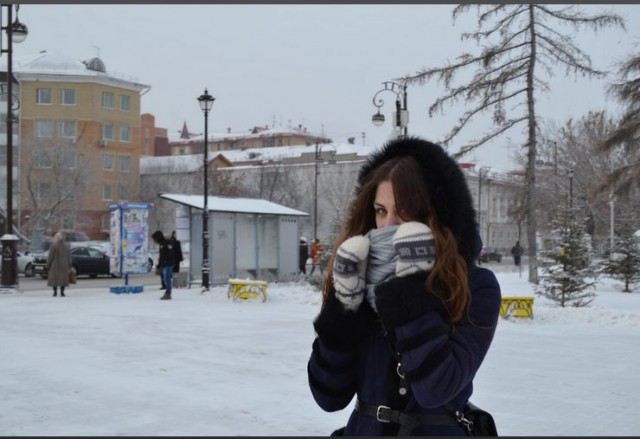 В Екатеринбурге банда малолетних цыган возле школ отбирает у детей сотовые телефоны