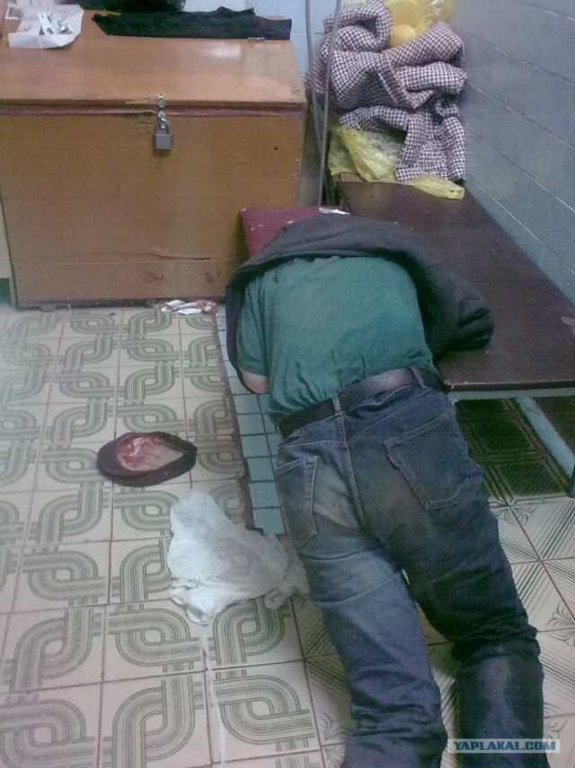 Саня, мы отбились!, Драка в магазине. Красноярск, Командор