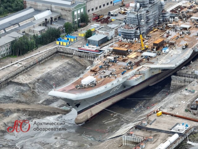 «Адмирал Кузнецов» уже установлен на специальные клети