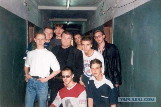 Ровно 25 лет назад — 4 января 1998 года — в эфир вышла первая серия «Улиц разбитых фонарей»