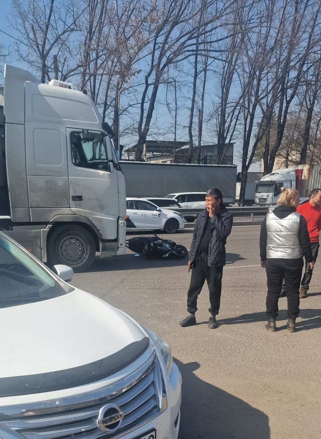 «Включайте поворотники и смотрите в зеркала». На дороги выехали байкеры