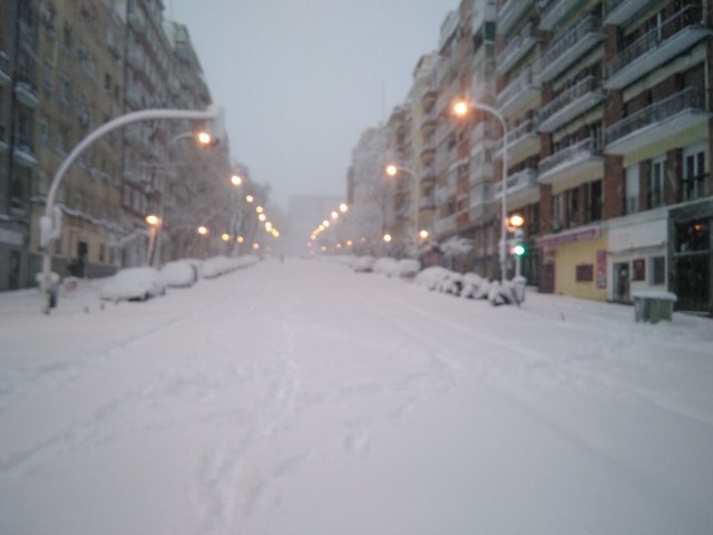 Угадайте страну, год и время года.