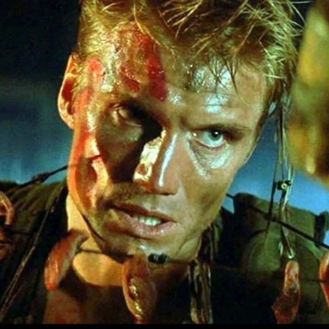 В Воскресенске лютый дед продырявил руку и отстрелил палец курьеру Озона