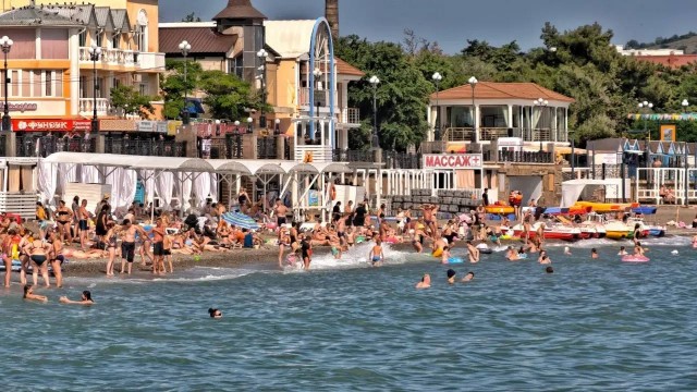 Крым, Николаевка, центральный пляж