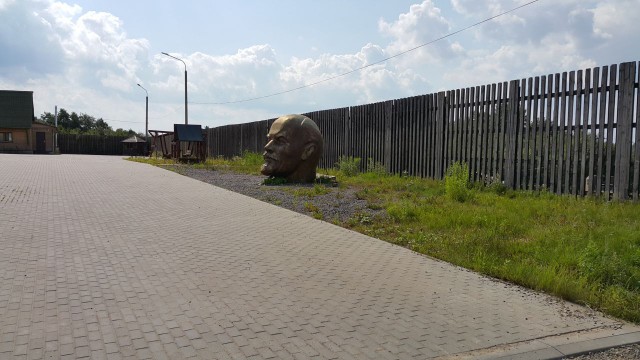 Самые странные памятники Ленину со всего света