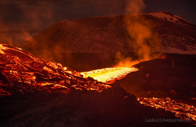 Фотографии "из ада": ночной вулкан