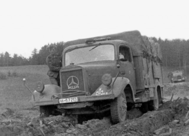 Украина заказала 1000 грузовиков Zetros для ВСУ