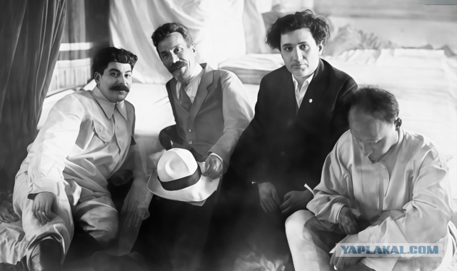 100 лет назад в СССР образовалась объединенная оппозиция
