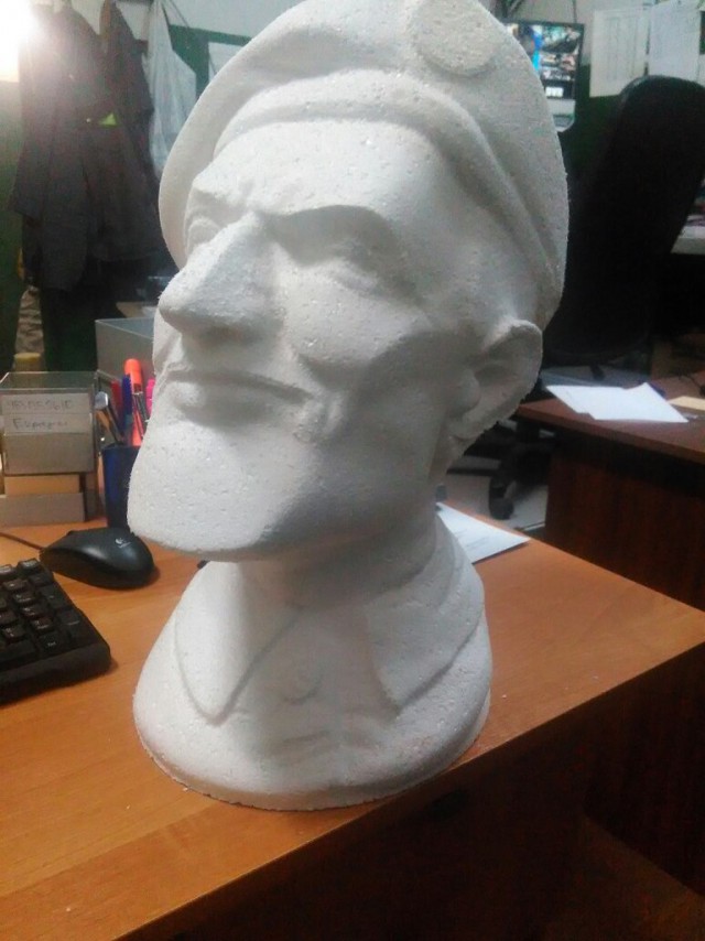 Из пенопласта
