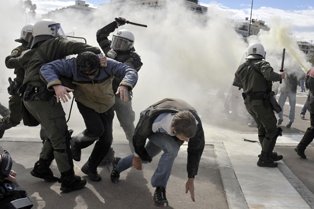 Беспорядки в Греции
