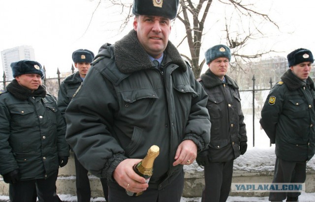 Экстремистка: сохранила картинки с мемами и получила уголовную статью