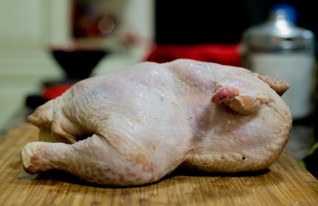 Куриная тушка (рулет) лишенная скелета (poulet désossé)  