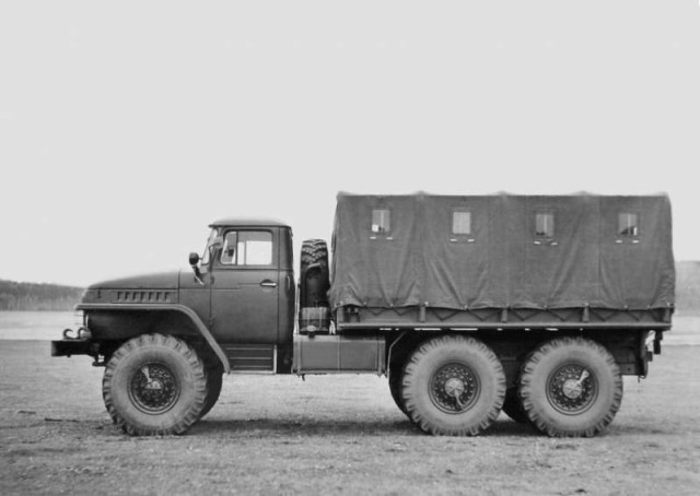 «Урал-375»: идеал боевой колесницы