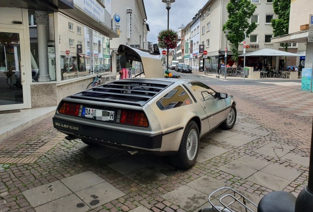 Автофото пост, DeLorean