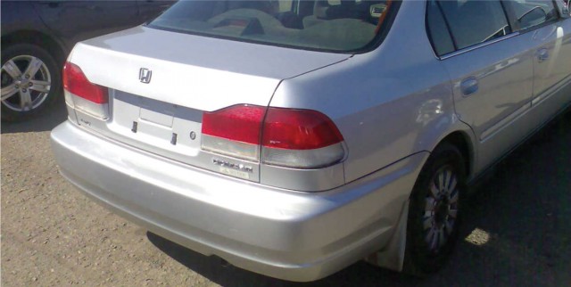 Мамин гонщик из Красноярска при игре в шашки совершил ДТП, отправив "Мазду" на встречку, а затем спокойно уехал с места происшествия