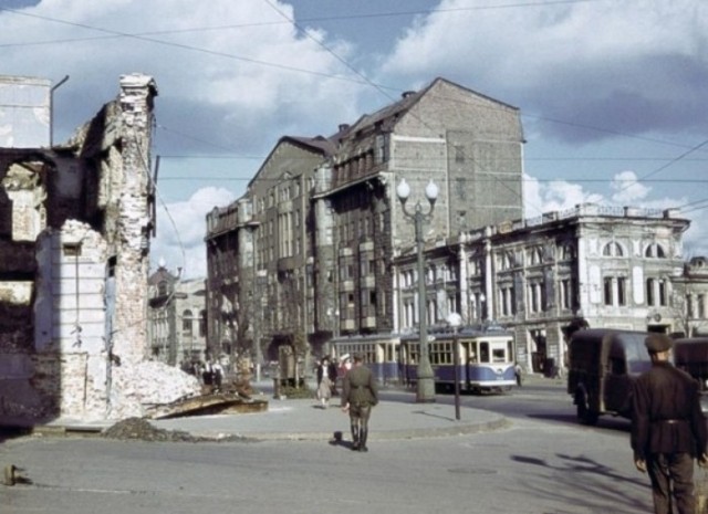 1942 год в 60 фотографиях