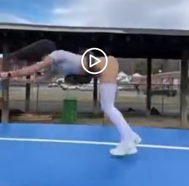 Умеет, может