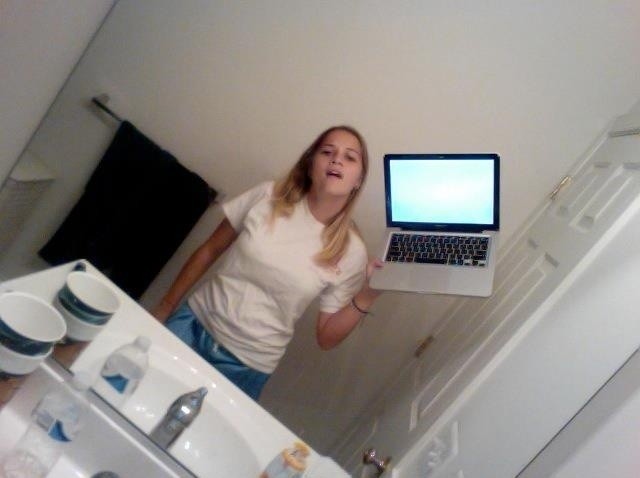 Фотать на телефон? Это уже не круто!