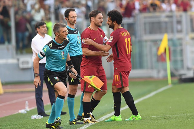 "Grazie capitano!" Рим попрощался с императором