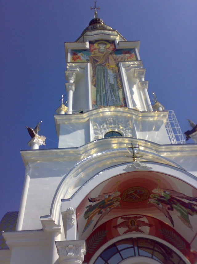 Церкви.