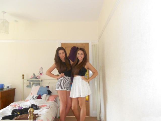 Лето! Булки на прогулке или девушки в шортах.