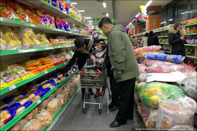 Тайком сделанные фото в северокорейском супермаркете