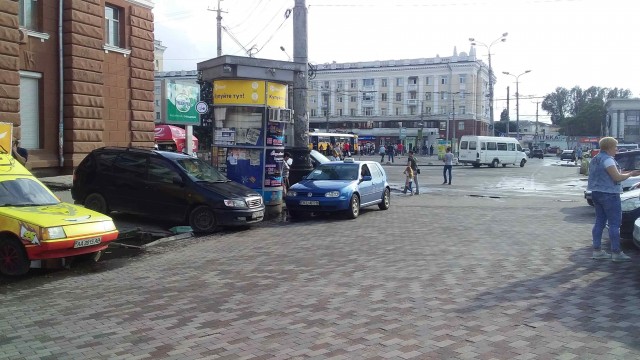 Продолжил жить на Украине