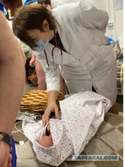 Новорожденную девочку нашли на обочине дороги под Новосибирском