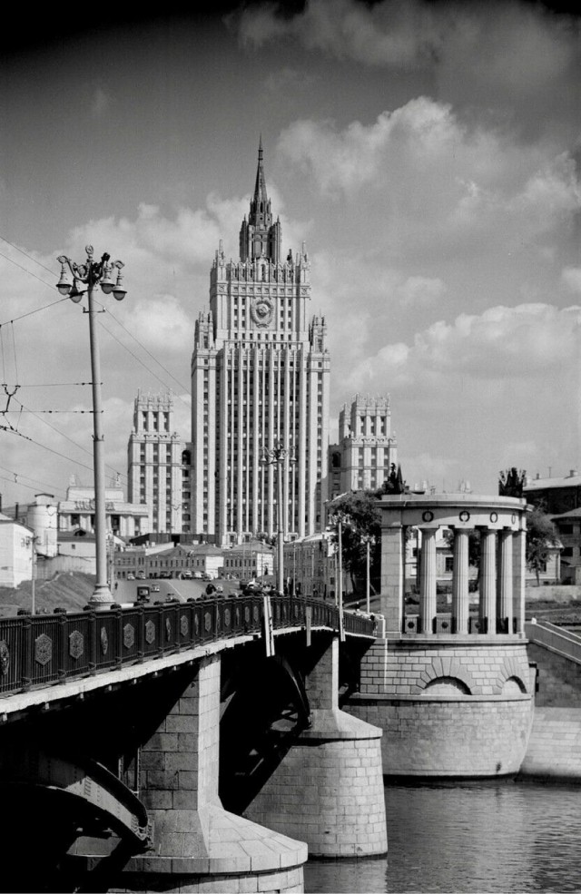 Москва и москвичи. Двадцатый век. 21.04.25