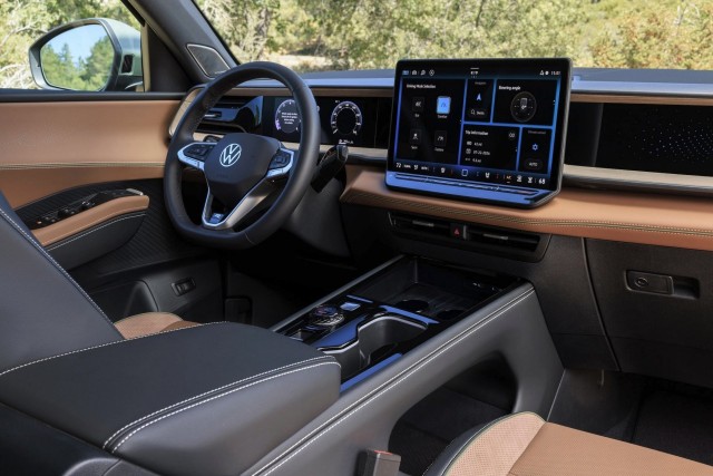 Представлен Volkswagen Atlas Cross Sport 2027: 2-х литровый двигатель 282 л.с., 8- ст.автомат, ~ цена 40 тыс.$