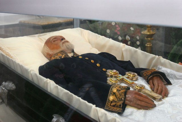 О перезахоронении тела Ленина.