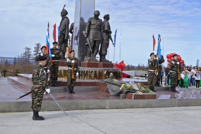 Мои там не схороненные остались...