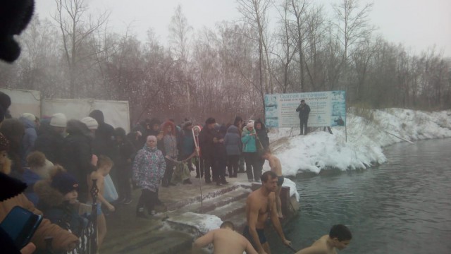 Взрыв эмоций: снимки с крещенских купаний в Челябинске