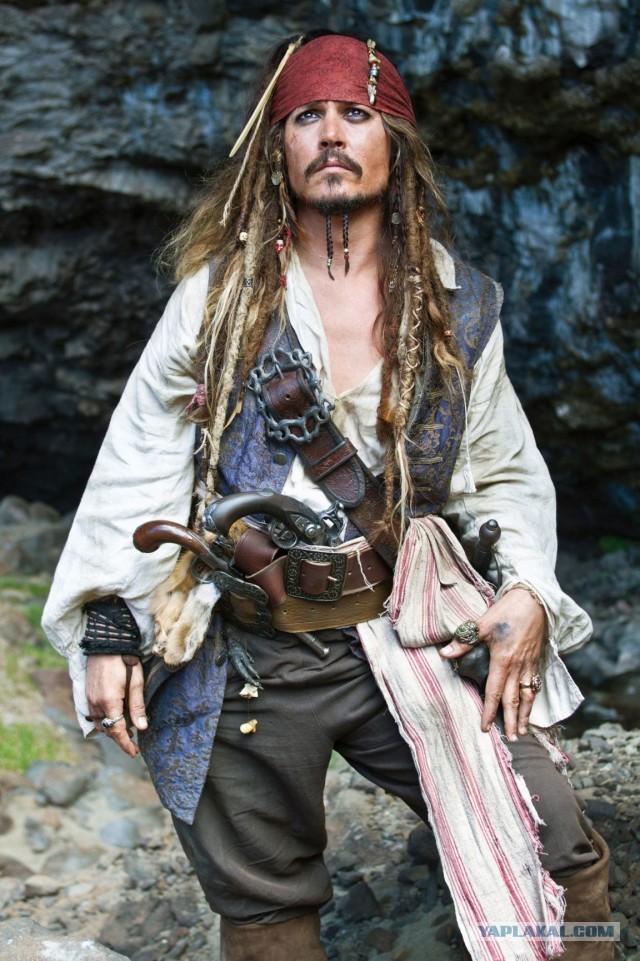 Современная женщина часто когда ей выгодно - феминистка, а когда невыгодно, начинает говорить про традиции и так заведено