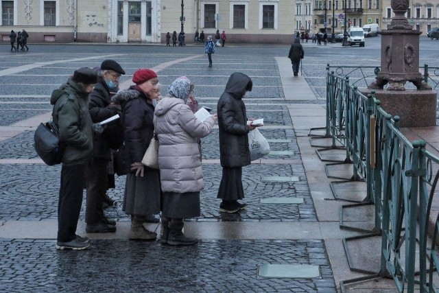 Молебен на Дворцовой и зебра