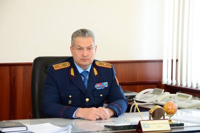 Внук начальника ГАИ Павлодарской области идёт в первый класс