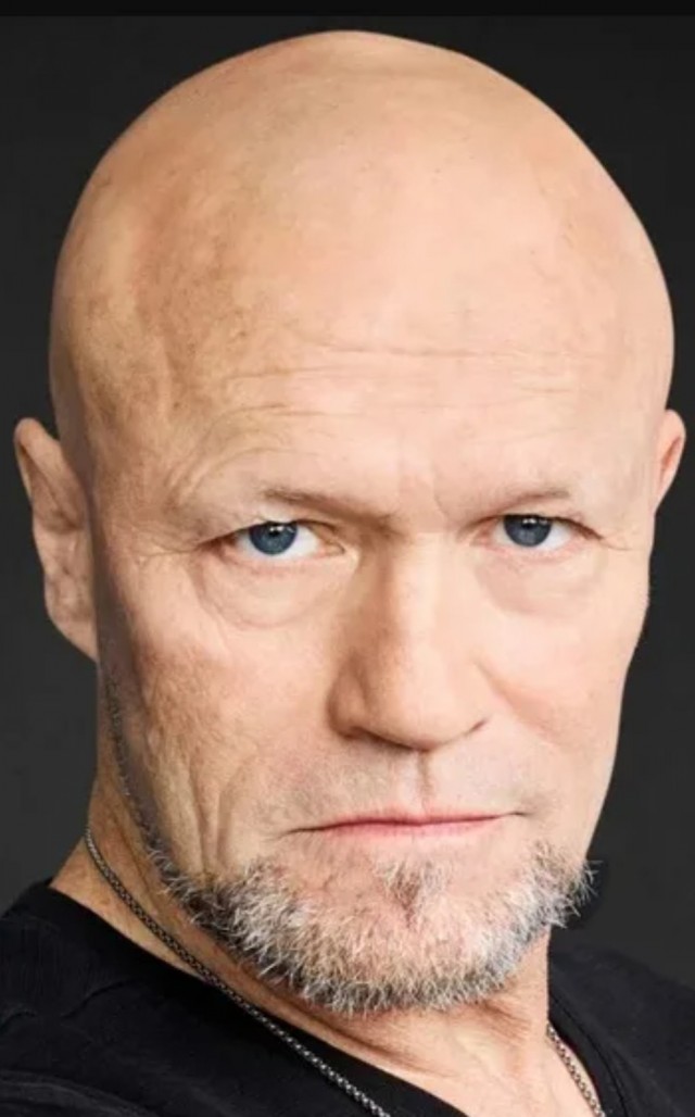Сегодня свой 70-летний юбилей отмечает Майкл Рукер