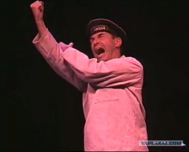 Российский летчик показал Финскому пилоту Кулак !