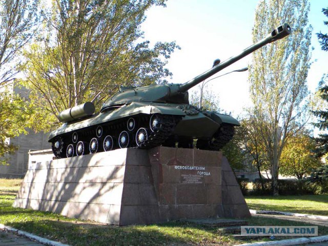 История главного танка-памятника Донецка