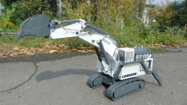 LIEBHERR R9800 Радиоуправляемая дилерская модель экскаватора в 50 масштабе