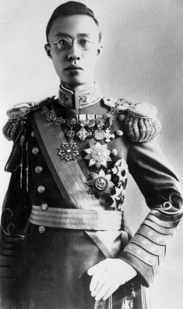Портреты серьезных исторических персон