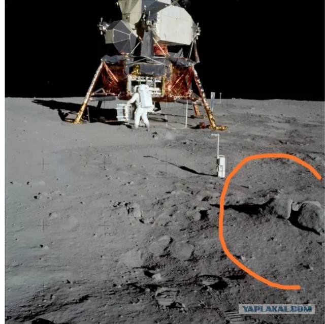 Китайцы заподозрили США во лжи с высадкой на Луне из-за скафандров NASA