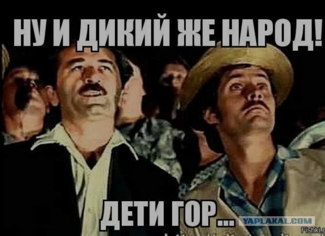 "Под выстрелы": свадебный кортеж с флагом Азербайджана собрал пробку на трассе в Приморье