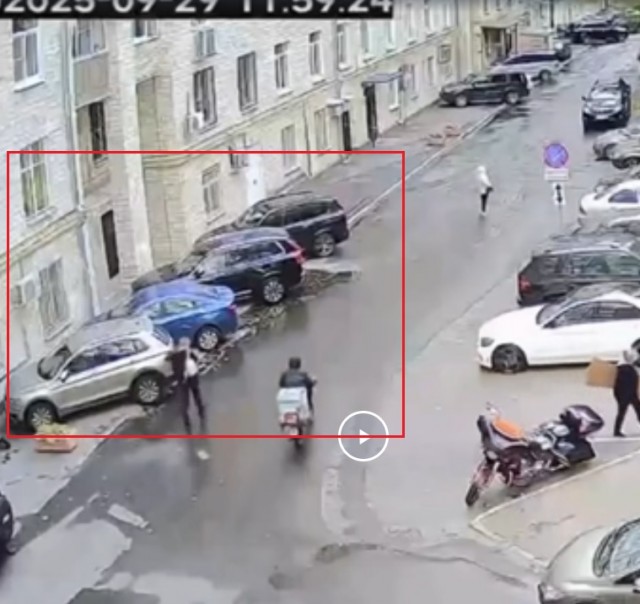 Непроходимый двор