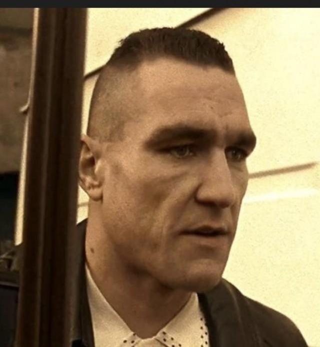 Два голодных сладкоежки обокрали питерскую булочную на Ленина