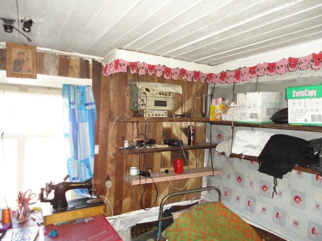 Инженер-электроник в метеослужбе. Шаримся по заснеженному лесу.