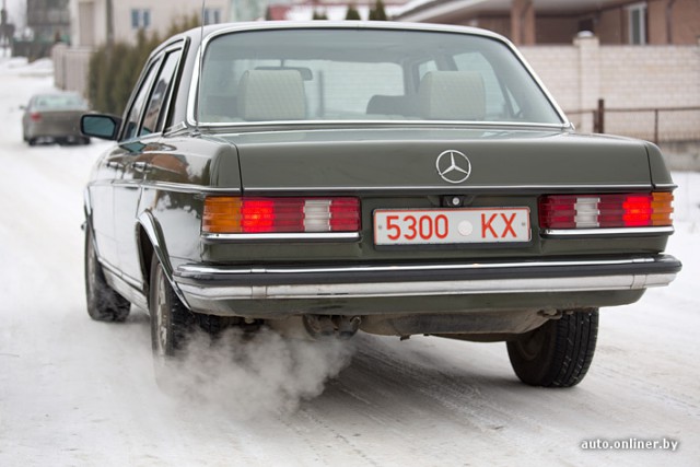 Mercedes W123 32-летний.