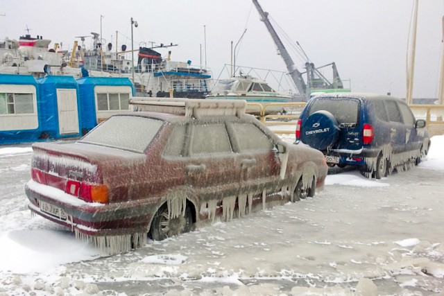 В Петрозаводске разгулялся ледяной шторм