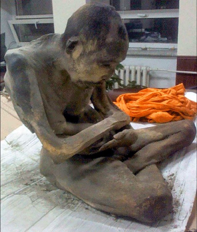 Мумия 200-летнего монаха