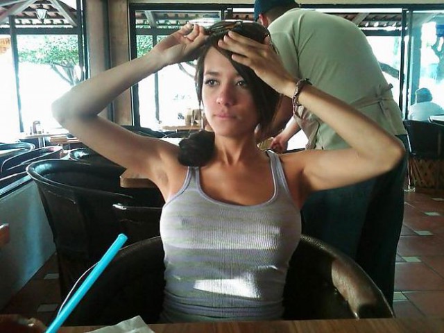 Девушки без бюстгальтеров